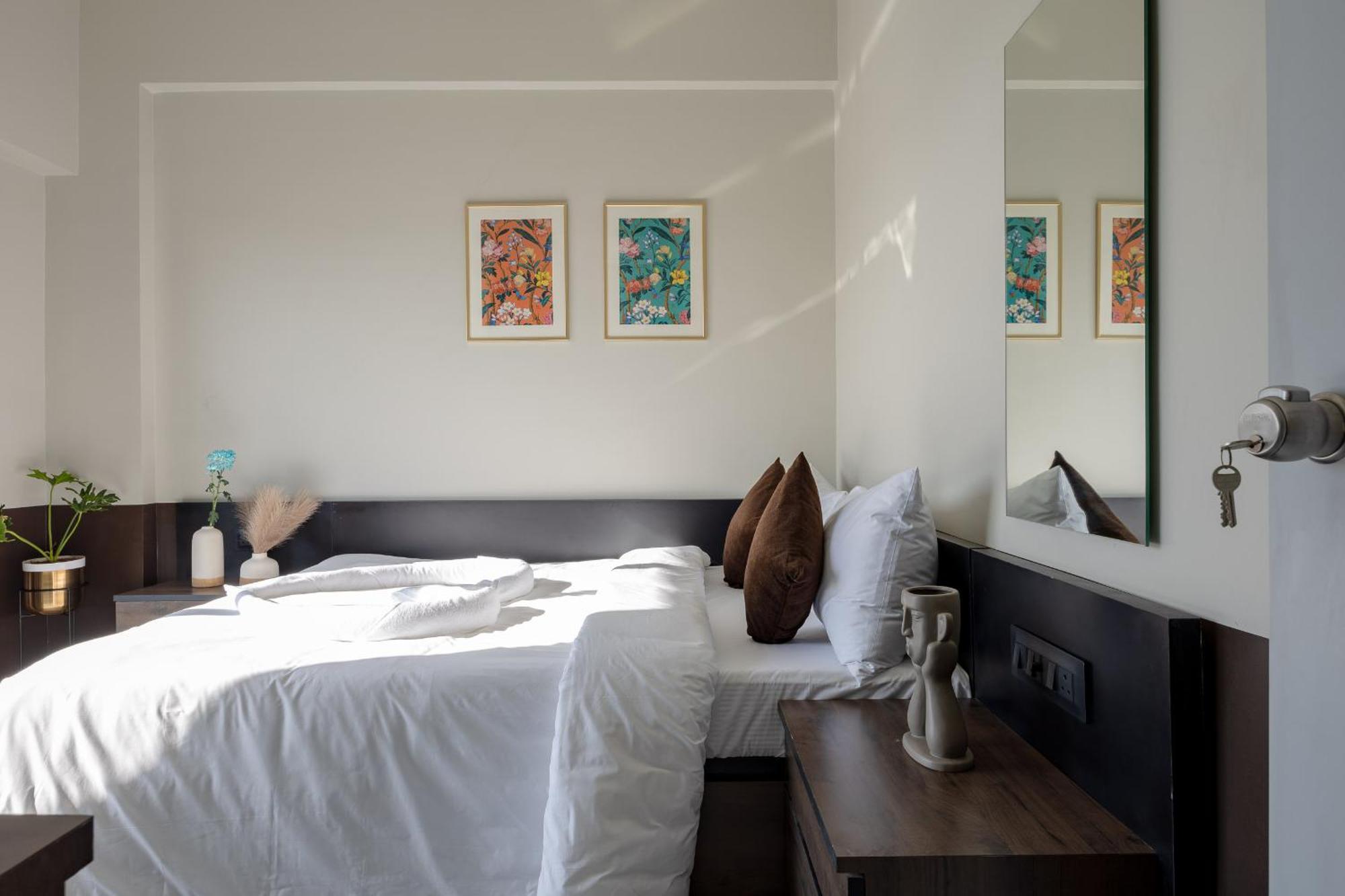 Saavi Suites Daman Exteriér fotografie