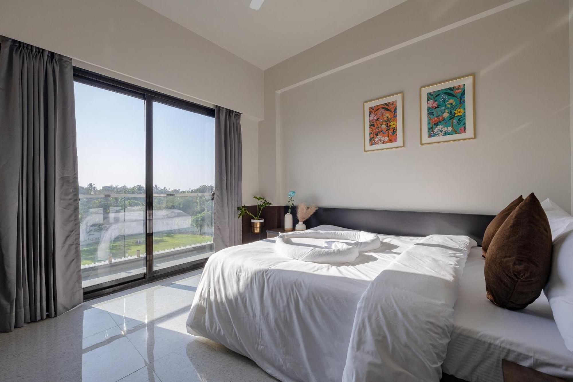 Saavi Suites Daman Exteriér fotografie