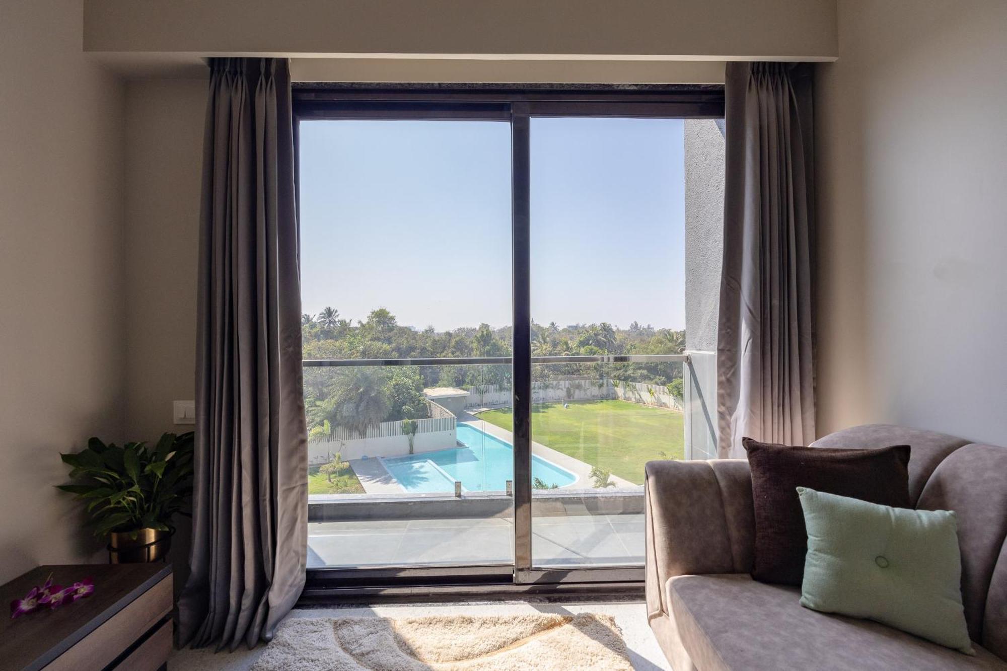 Saavi Suites Daman Exteriér fotografie