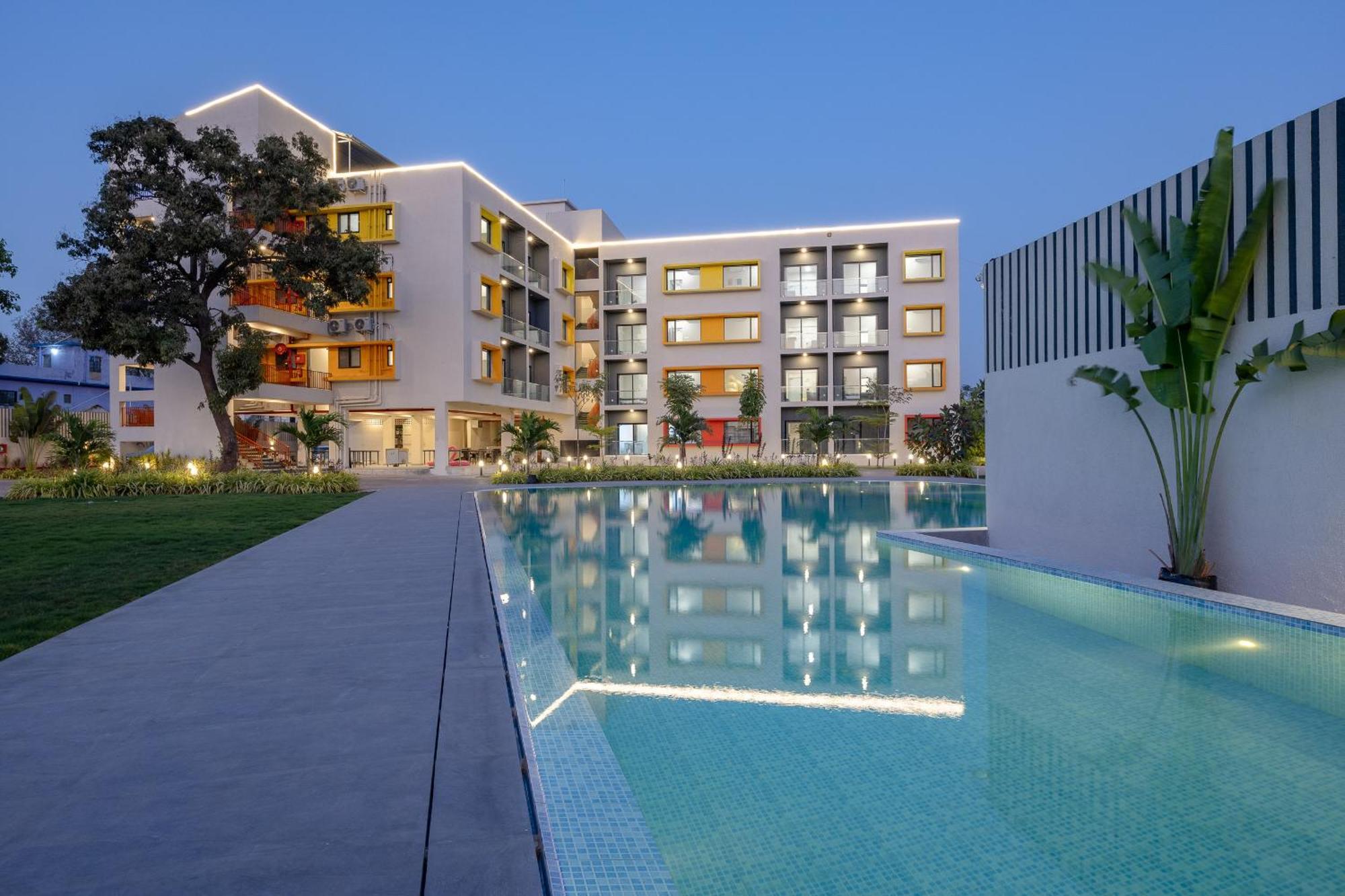 Saavi Suites Daman Exteriér fotografie