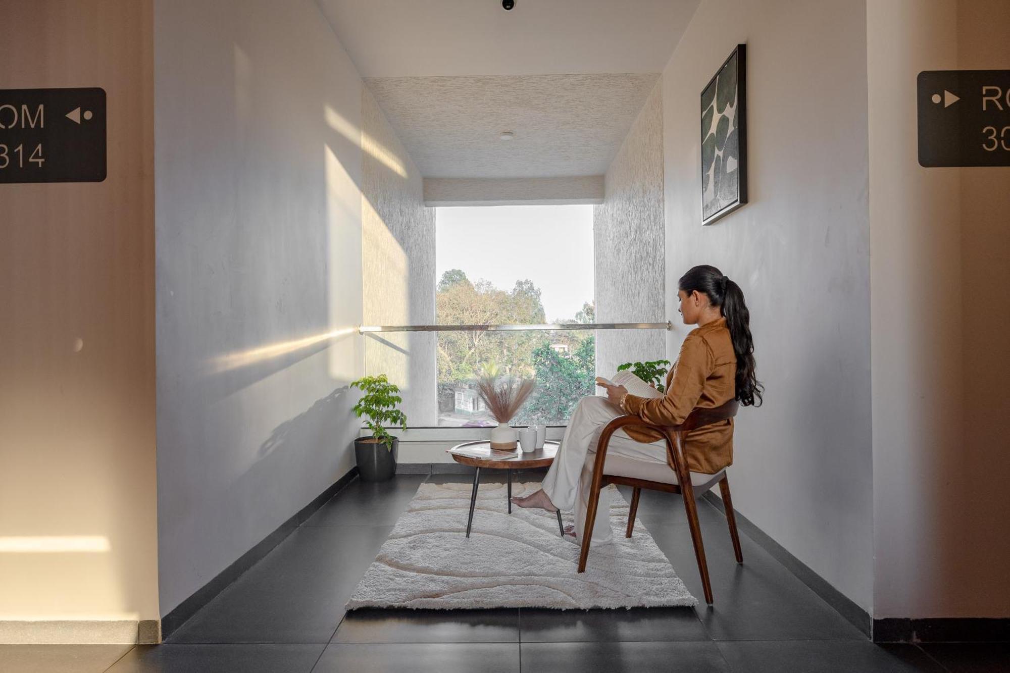 Saavi Suites Daman Exteriér fotografie